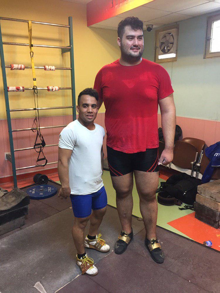 عکس/ تفاوت جالب هیکل وزنه‌بردار فوق سنگین و سبک وزن تیم ملی