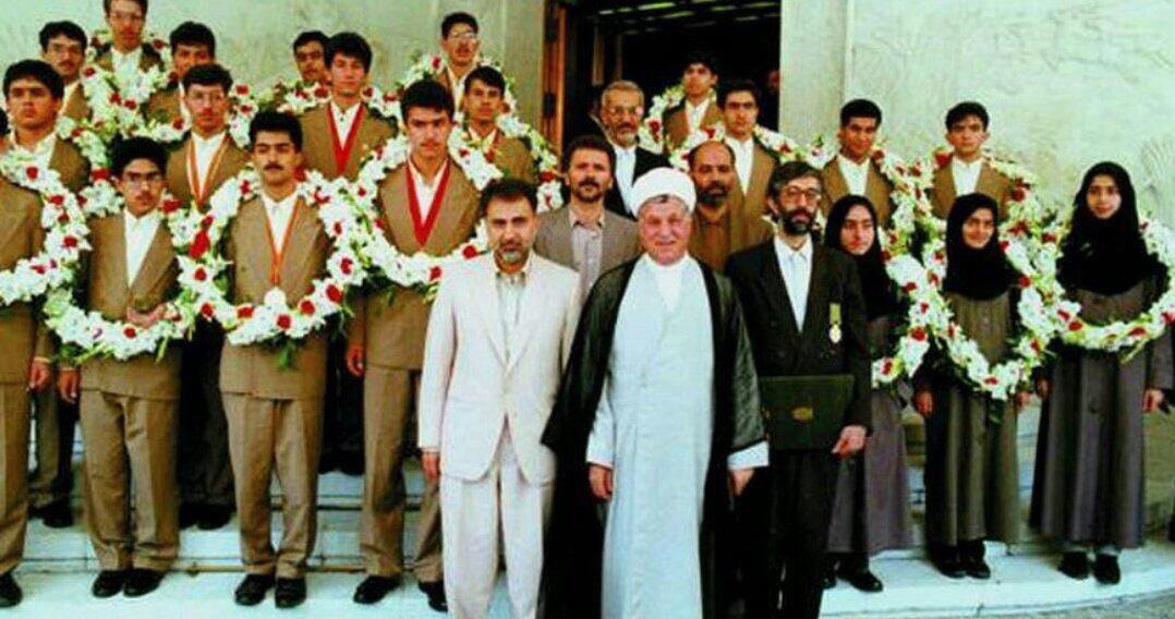 ۴۰ سال ۴ نسل و ۴ مدرسه ۴۰ سال ۴ نسل و ۴ مدرسه