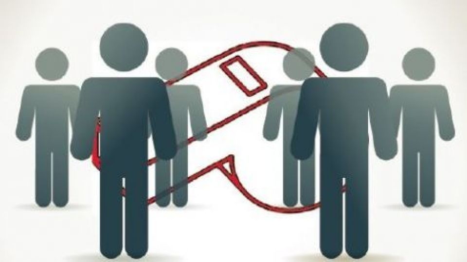 مبارزه با فساد، به احزاب فعال و رسانه مستقل نیاز دارد