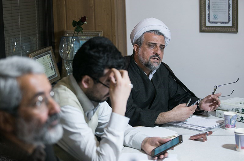 گزارشی از یک نشست جنجالی درباره نقش بیت و دفتر در مواضع آیت‌الله منتظری