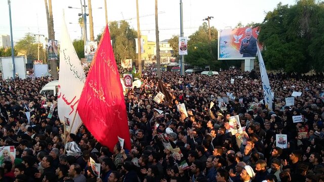 حضور پرشور مردم خوزستان در مراسم تشییع سردار شهید سلیمانی