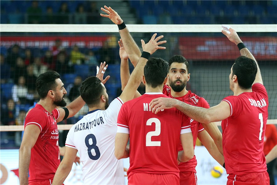 فوتبال شرمسار، والیبال پرغرور فوتبال شرمسار، والیبال پرغرور