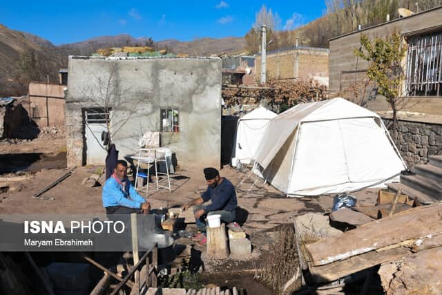 توقف ساخت و ساز در مناطق زلزله زده سراب به دلیل سرمای هوا