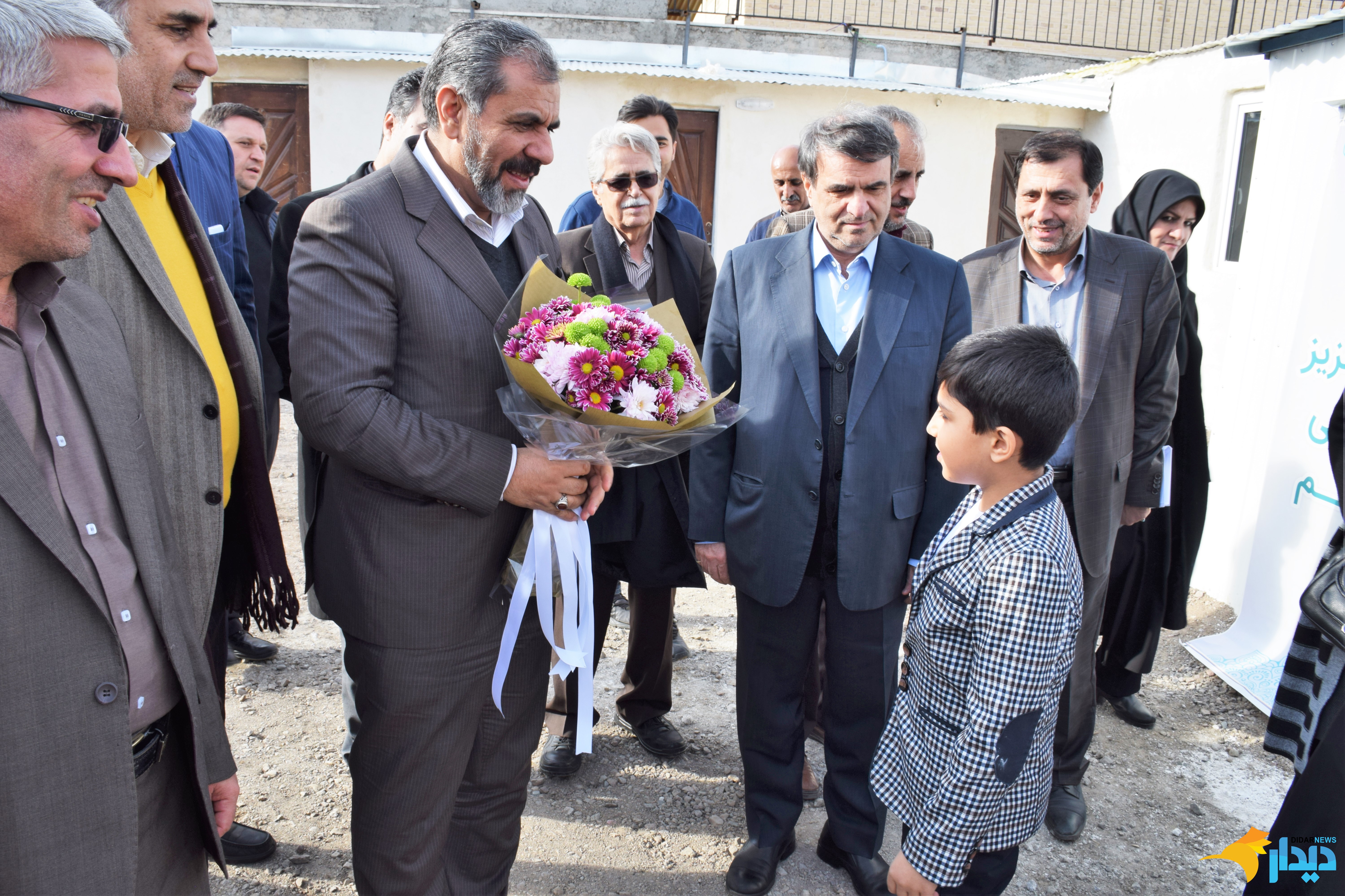 کلنگ احداث شبه خانواده و مرکز درمانی مشیز در شهر محمدیه به زمین زده شد