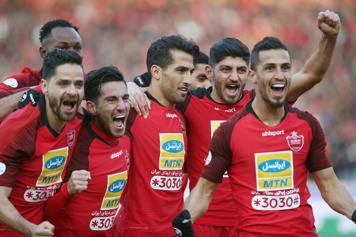 پرسپولیس از سپاهان فاصله گرفت پرسپولیس از سپاهان فاصله گرفت