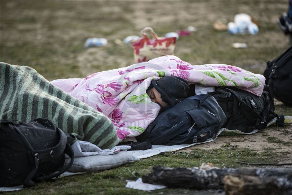 بلاتکلیفی پناه جویان در مرز یونان و ناکامی اردوغان در کشاندن ناتو به ادلب