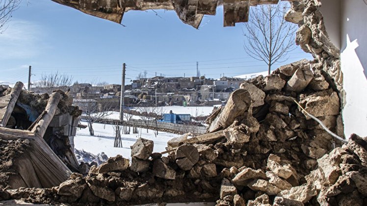در زلزله آذربایجان غربی ۵۳۰۰ واحد خسارت دیده است/ اهل تسنن از تسهیلات بنیاد مسکن برای بازسازی استفاده نکرده‎اند
