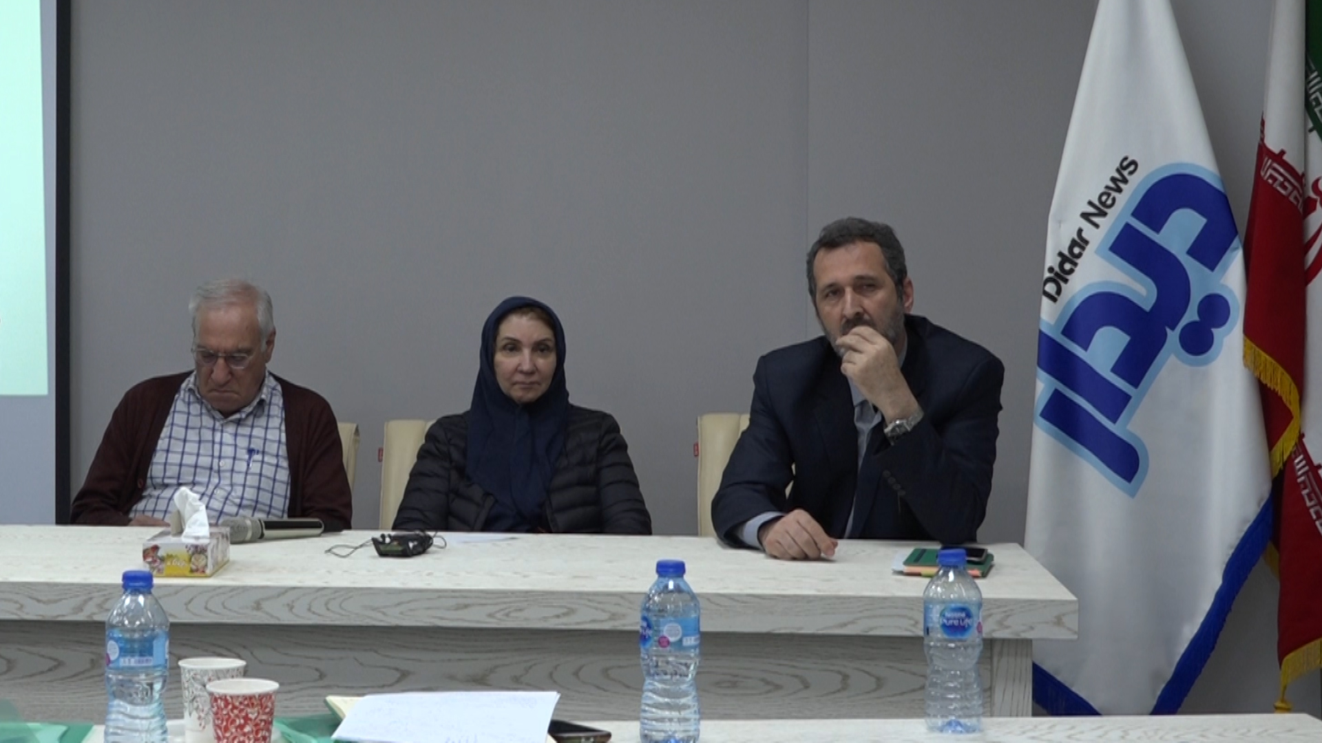 تاکید بر چیستی و تعریف مساله برای فهم آسیبهای اجتماعی تاکید بر چیستی و تعریف مساله برای فهم آسیبهای اجتماعی