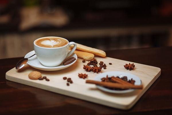 ٨ماده غذایى که بعد از ٣٠سالگى نباید مصرف کنید