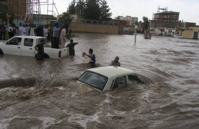 امدادرسانی زمینی و هوایی به مناطق سیل‌زده جنوب استان کرمان