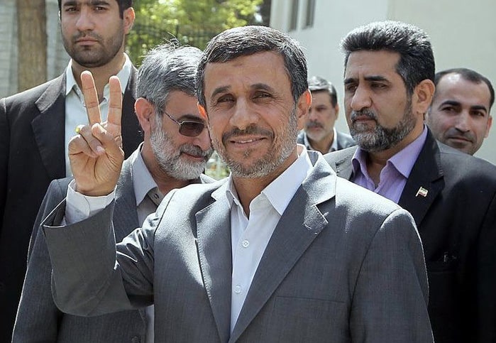 نامزدی احمدینژاد در انتخابات۱۴۰۰؛ از ناجی تا باغی نامزدی احمدینژاد در انتخابات۱۴۰۰؛ از ناجی تا باغی
