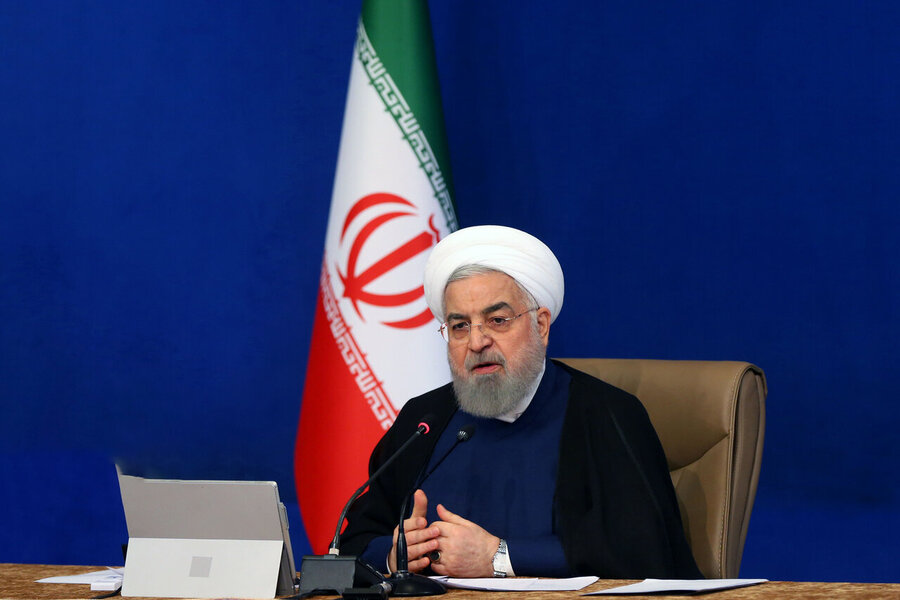 واکنش روحانی به حذف نام امام (ره) از قطعنامه راهپیمایی ۲۲ بهمن واکنش روحانی به حذف نام امام (ره) از قطعنامه راهپیمایی ۲۲ بهمن