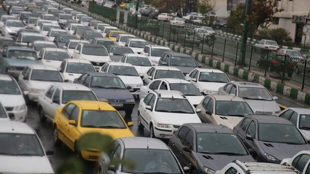 سرهنگ رنجبر اعلام کرد: ترافیک سنگین صبحگاهی در ۱۴ بزرگراه پایتخت