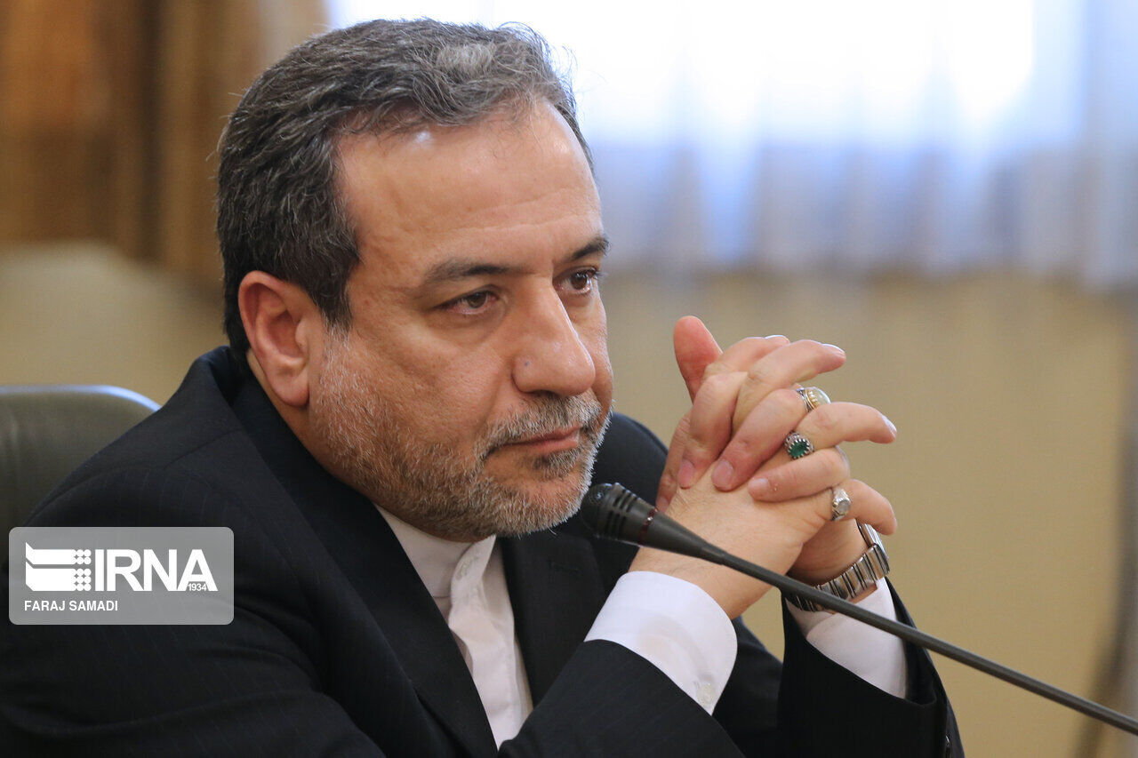 عراقچی: علاقهای به تماس مستقیم با دولت جدید آمریکا نداریم عراقچی: علاقهای به تماس مستقیم با دولت جدید آمریکا نداریم