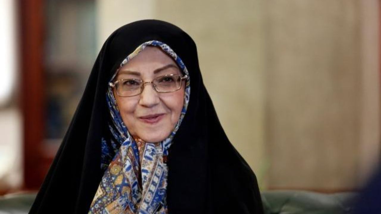 اشرف بروجردی، فعال سیاسی اصلاحطلب، پاسخ داد:حضور سران قوا در انتخابات آسیبزا است؟ اشرف بروجردی، فعال سیاسی اصلاحطلب، پاسخ داد:حضور سران قوا در انتخابات آسیبزا است؟