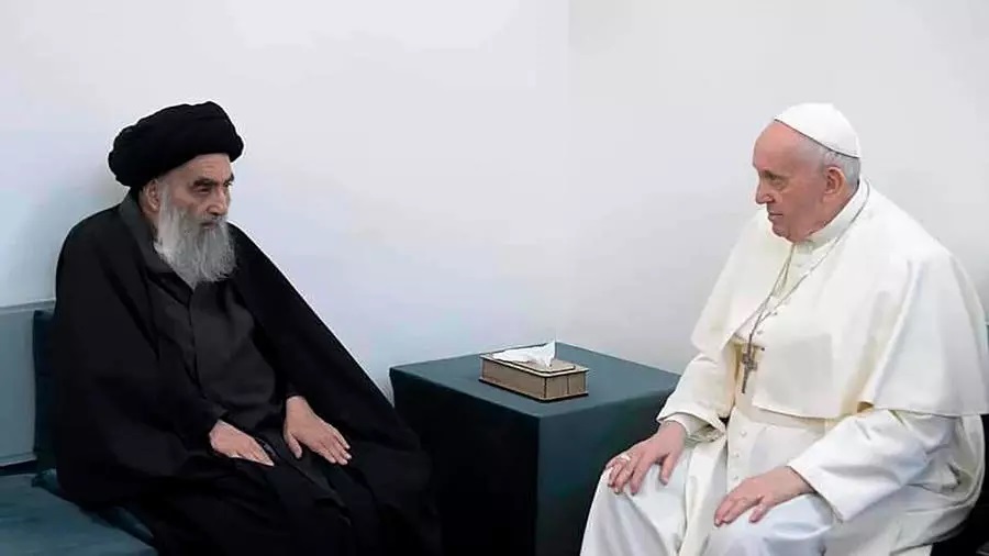 یادداشت عباس آخوندی درباره دیدار پاپ با آیت‌الله سیستانی