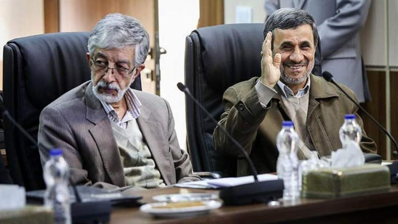 کنایه یک نماینده مجلس به احمدی‌نژاد: از دستبوسی امام تا پابوسی آمریکا