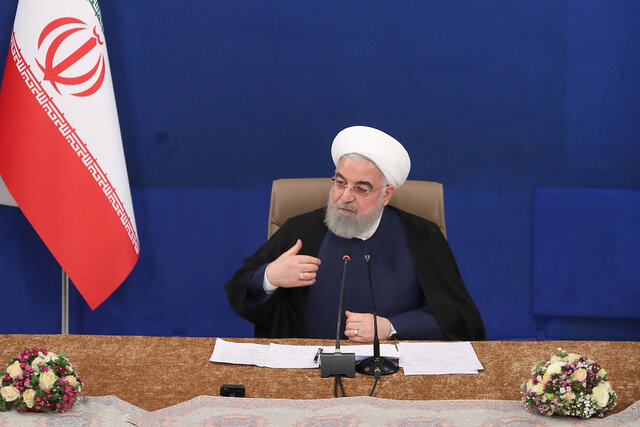 روحانی: حضور همه کارمندان در محیط کار از ۱۰ خرداد/ بازگشایی صحن حرم‌ها بعد از عید فطر
