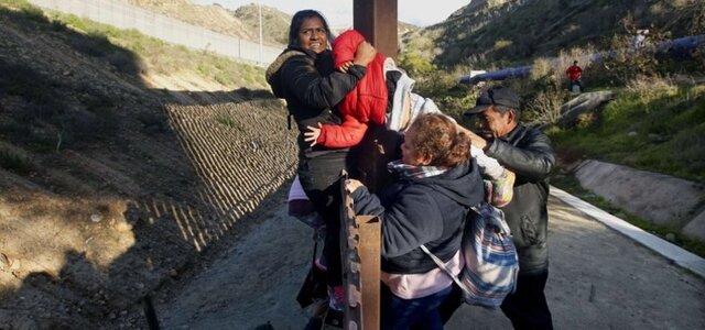 آمریکا ۸۸۰۰ کودک مهاجر را اخراج کرده است