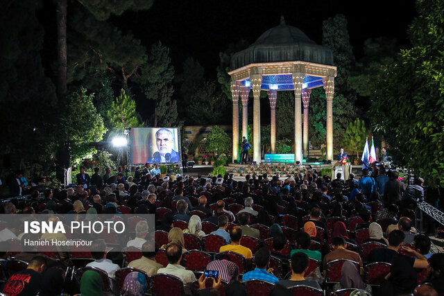 مرحوم شجریان با اشعار حافظ معجزه کرد