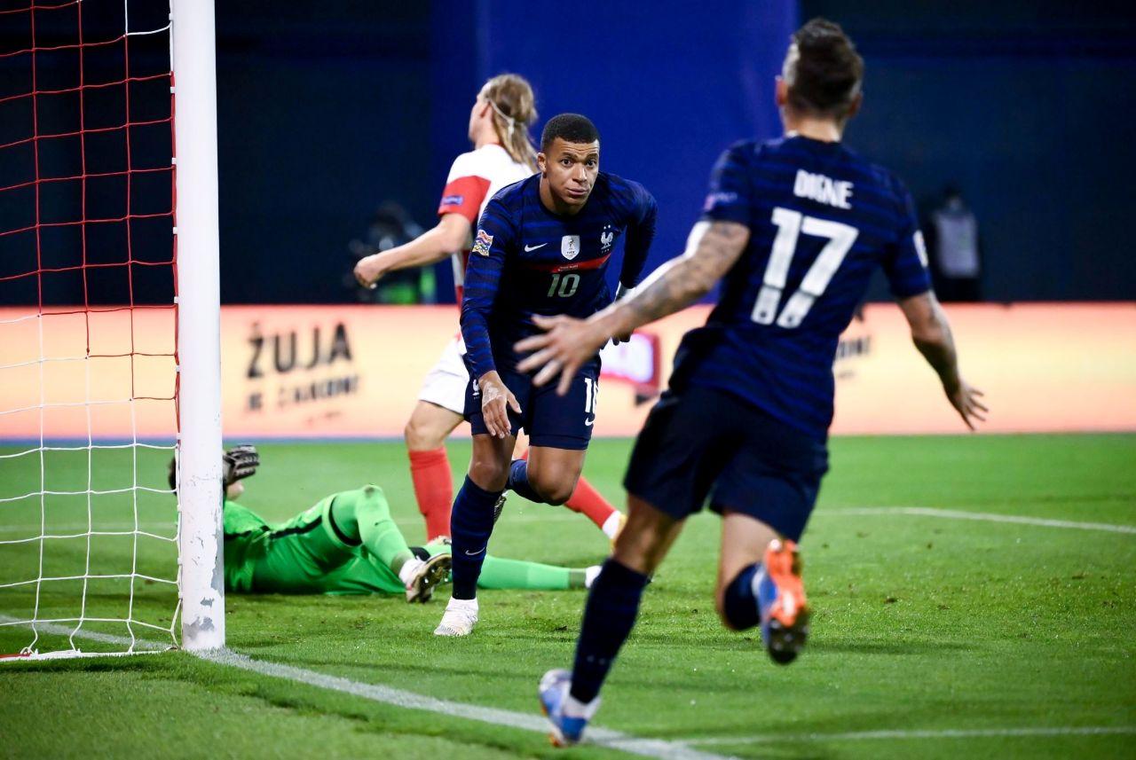 در شب تکرار فینال جام جهانی لاجوردان اروپا مقابل لاله‌های نارنجی موقف شدند