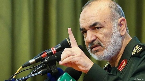 سردار سلامی در مجلس: هیچ کسی آرزو نمی‌کند که شهروند آمریکایی باشد