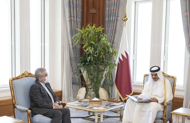 تحویل پیام رئیس جمهور ایران به امیر قطر