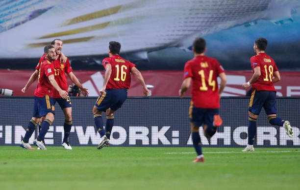 اسپانیا ۶ - ۰ آلمان تیکی تاکا به فوتبال ماشینی درس فوتبال داد