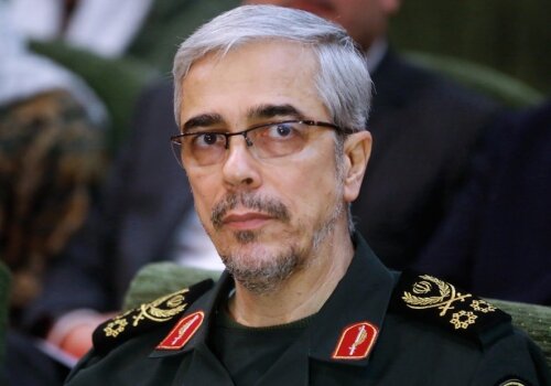 سرلشکر باقری: دولتمردان فرانسه بازی خطرناک توهین به عقاید مسلمانان را کنار بگذارند سرلشکر باقری: دولتمردان فرانسه بازی خطرناک توهین به عقاید مسلمانان را کنار بگذارند
