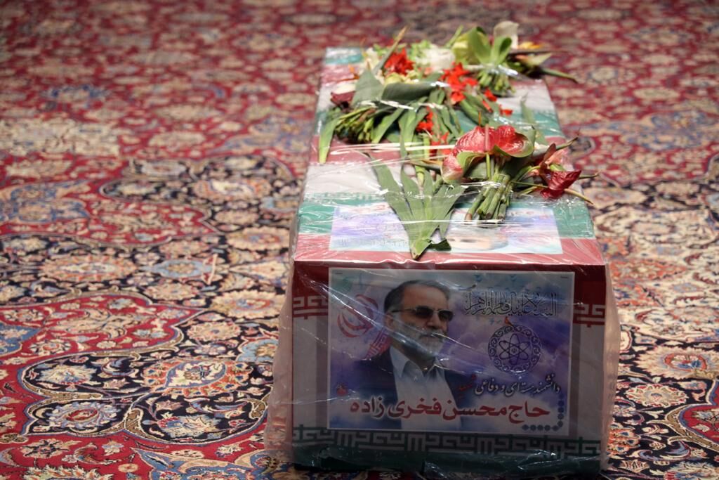 مراسم تشییع پیکر شهید محسن فخری زاده در تهران آغاز شد