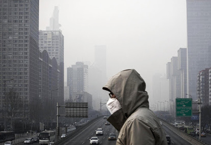 سرما و آلودگی هوا سرعت انتقال کرونا را بیشتر می‌کند؛ در خانه بمانید