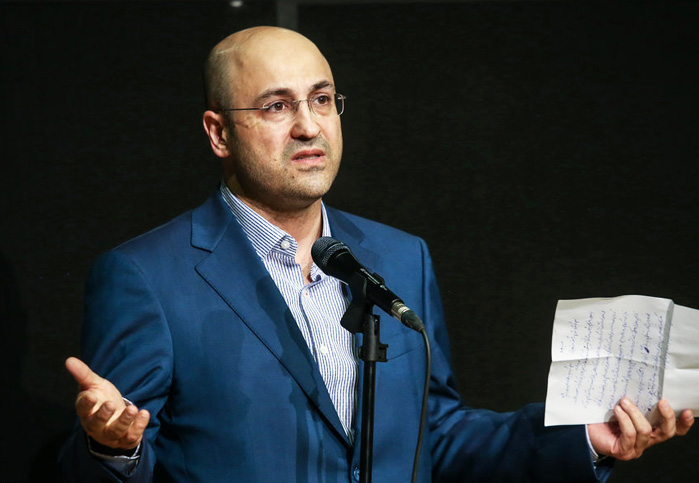 اهالی هنر در زمان انتخابات، عکس یادگاری سیاستمداران هستند 