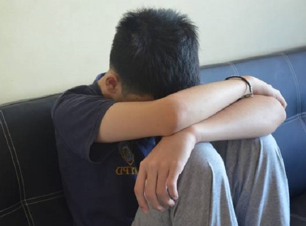 فاجعه خودکشی پسر ۱۲ ساله مقابل دوربین روشن؛ چرا به اینجا رسیدیم؟