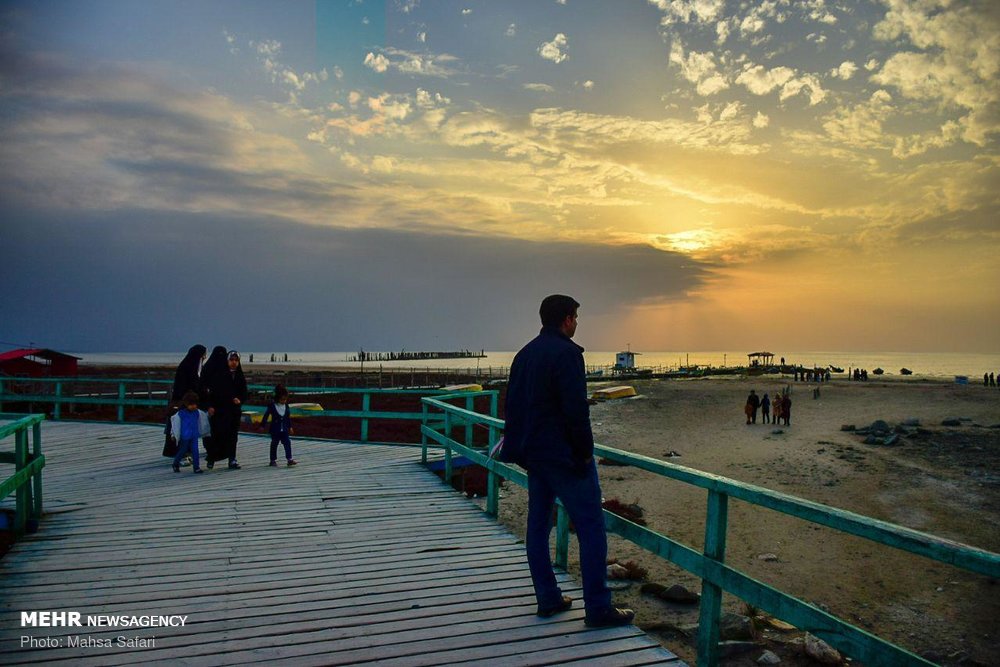 خلیج گرگان و رؤیای رونق دوباره/ درآمد ساحل‌نشینان نم کشید