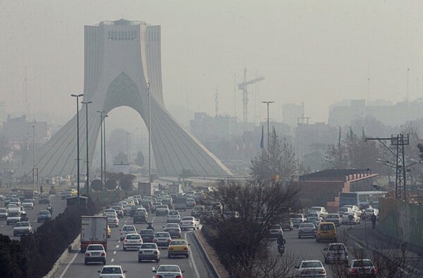 برای دومین روز متوالی؛ وارونگی هوا، آلودگی را در تهران ساکن کرد
