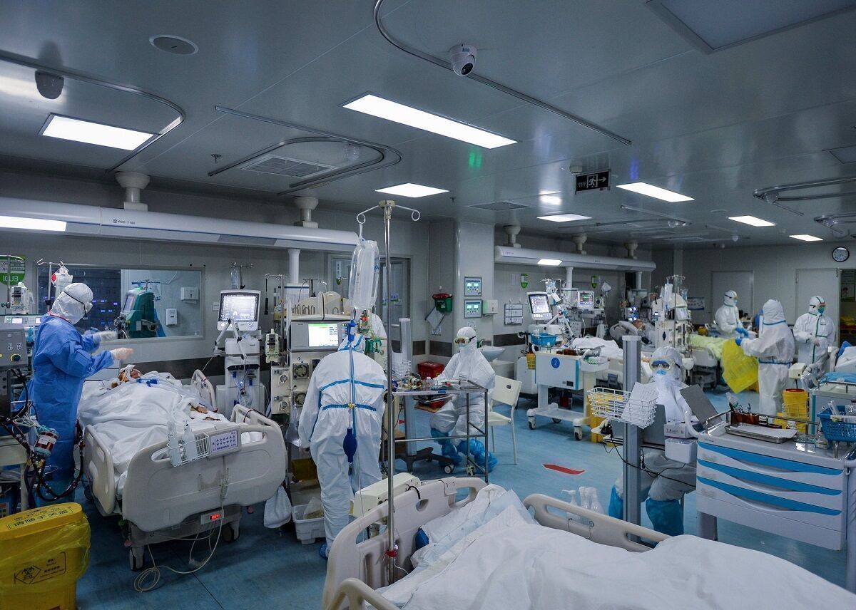 رییس بخش عفونی بیمارستان مسیح دانشوری هشدار داد: هفته‌های سخت کرونایی در انتظار تهران/ خطر ۵۰۰تایی شدن دوباره مرگ‌ها
