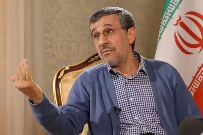 احمدی‌نژاد: وقت انتخابات مطالبی دارم که می گویم؛ از کسی هم نمی ترسم