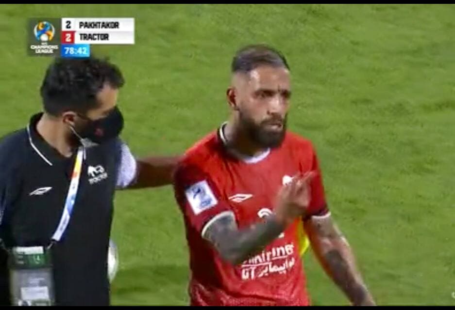 خشم شدید اشکان در لحظه تعویض از چه بود؟ خشم شدید اشکان در لحظه تعویض از چه بود؟