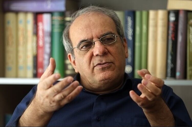 عباس عبدی:کلاب هاوس دست نامزد‌های بی‌برنامه را در انتخابات رو می‌کند
