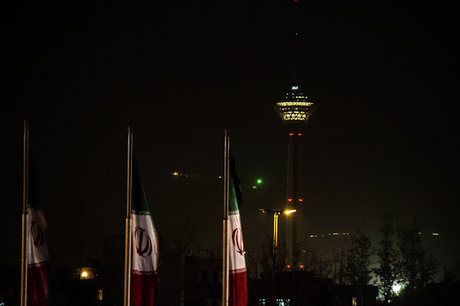  برج میلاد کامل خاموش نمی‌شود