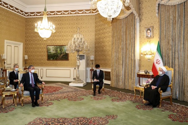 وزیر امور خارجه چین با روحانی دیدار کرد