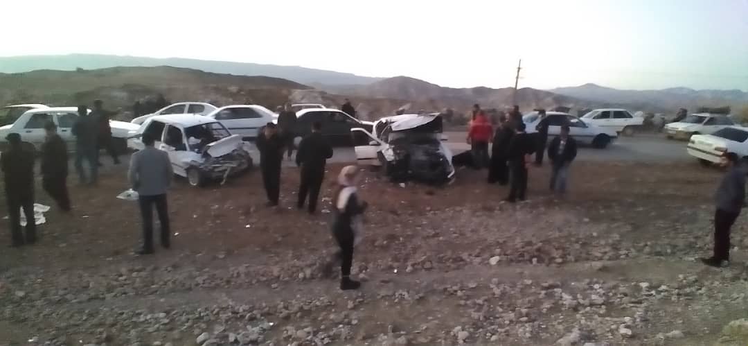 ۸ مصدوم براثر برخورد دو خودرو درجاده اندیکا