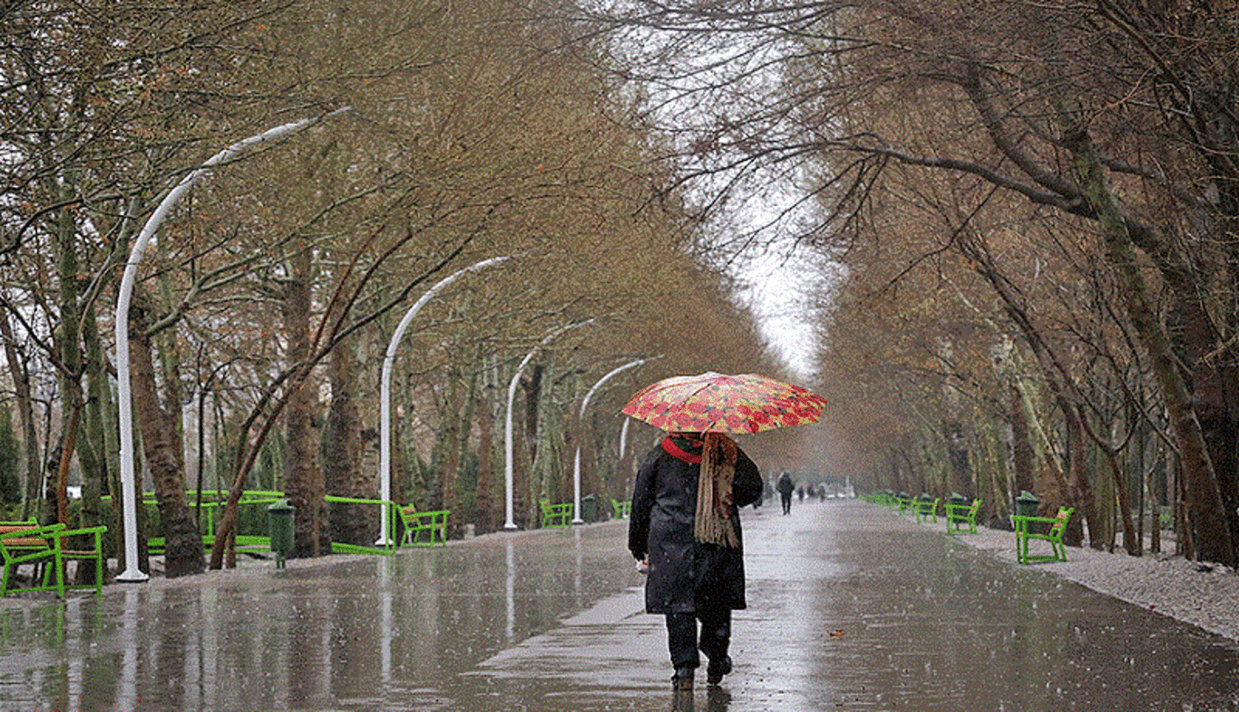 باران و باد در راه تهران