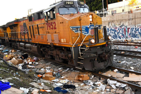 غارت عجیب قطارها در کالیفرنیا! کالیفرنیا