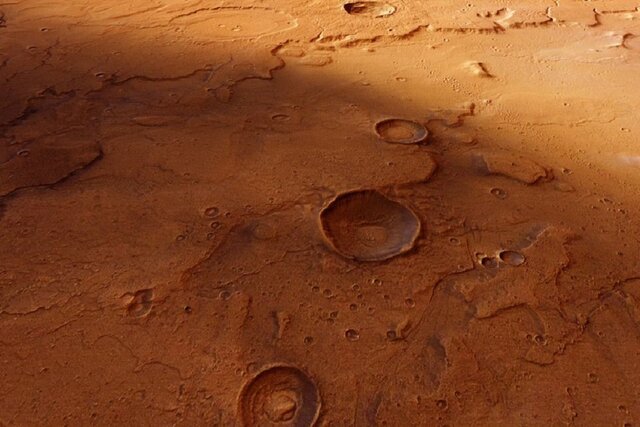 برخورد شهاب‌سنگ‌ها مانعی برای تشکیل حیات اولیه در مریخ