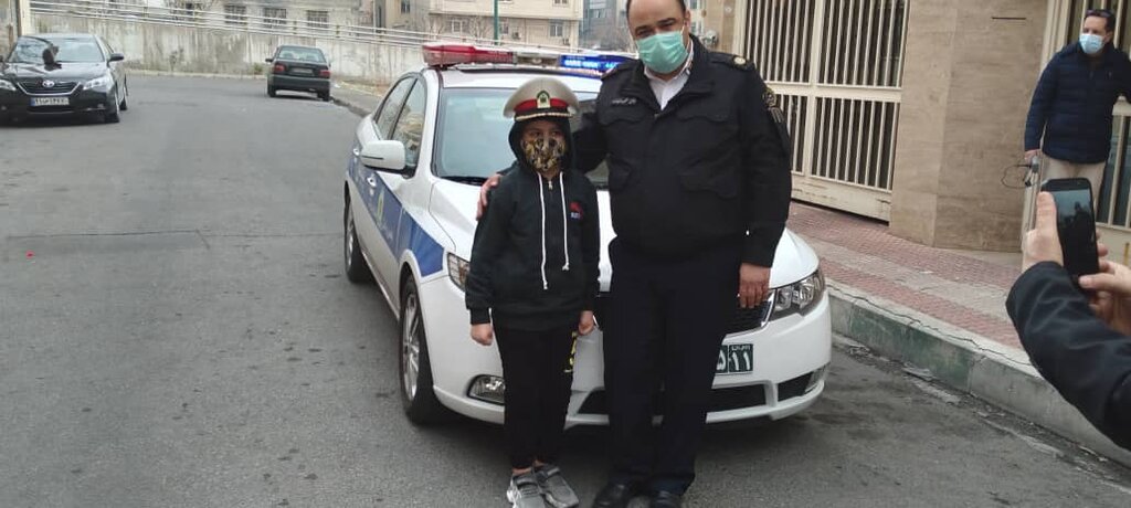 غافلگیری شایان ۹ ساله توسط پلیس