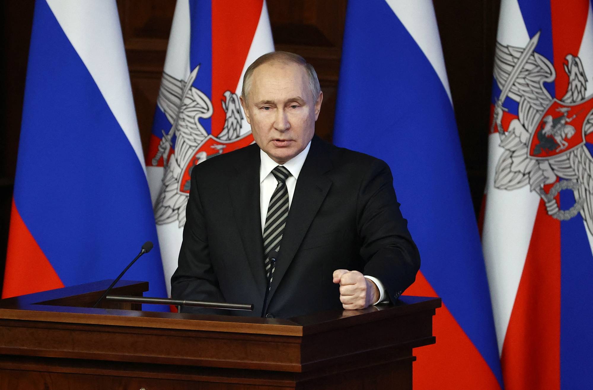 حصر خانگی ۲ رئیس اطلاعاتی روسیه به دستور پوتین