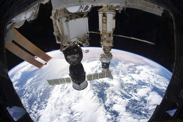 روسیه: اگر تحریم شویم، ایستگاه فضایی روی سر آمریکا یا اروپا می‌افتد