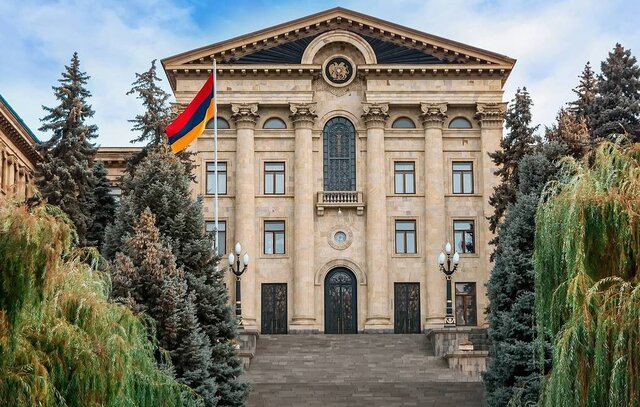 پارلمان ارمنستان به نخست وزیری پاشینیان رای منفی داد