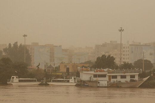 وزش باد شدید همراه با گرد و خاک